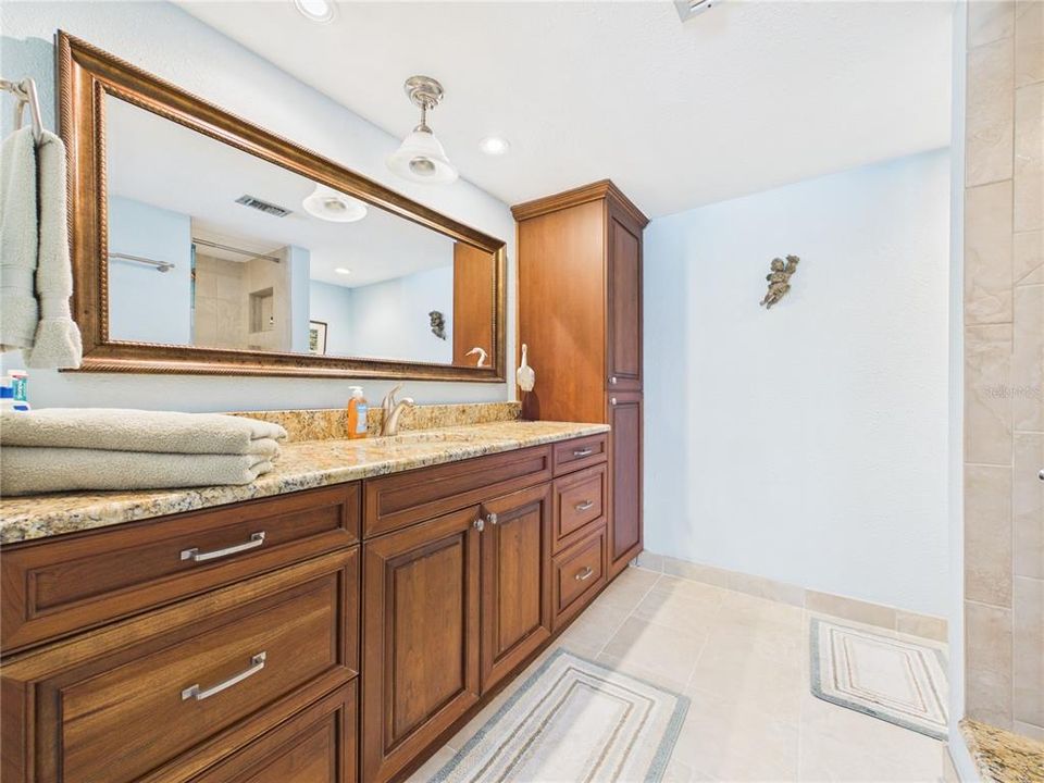 For Rent: $3,600 (2 beds, 2 baths, 1392 Square Feet)