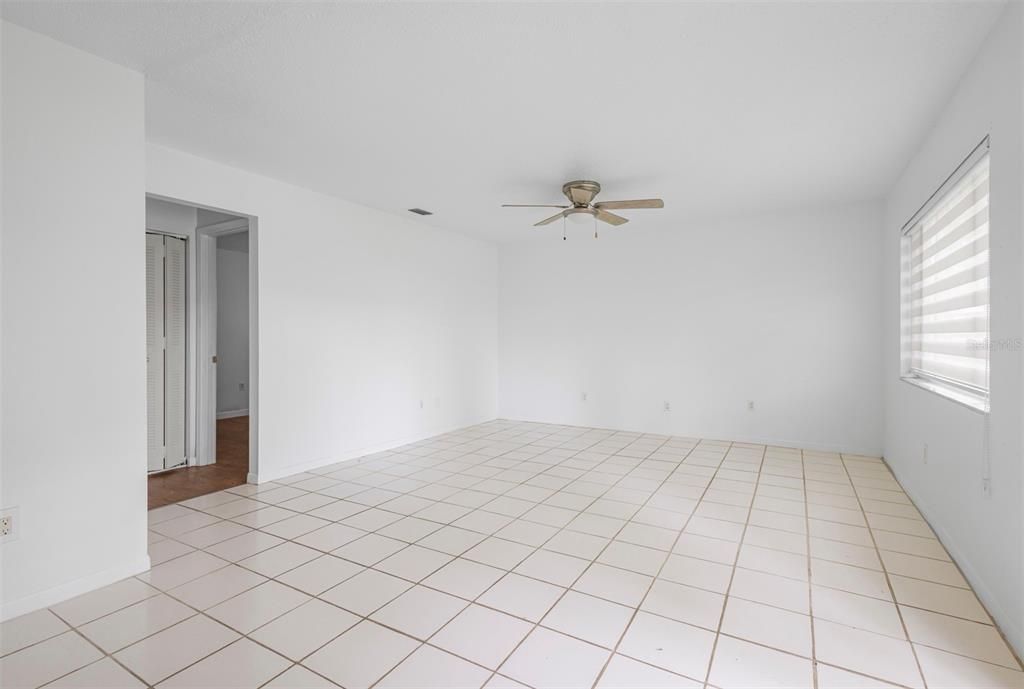 For Rent: $1,600 (2 beds, 1 baths, 758 Square Feet)