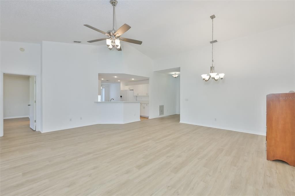 En Venta: $213,000 (2 camas, 2 baños, 1590 Pies cuadrados)