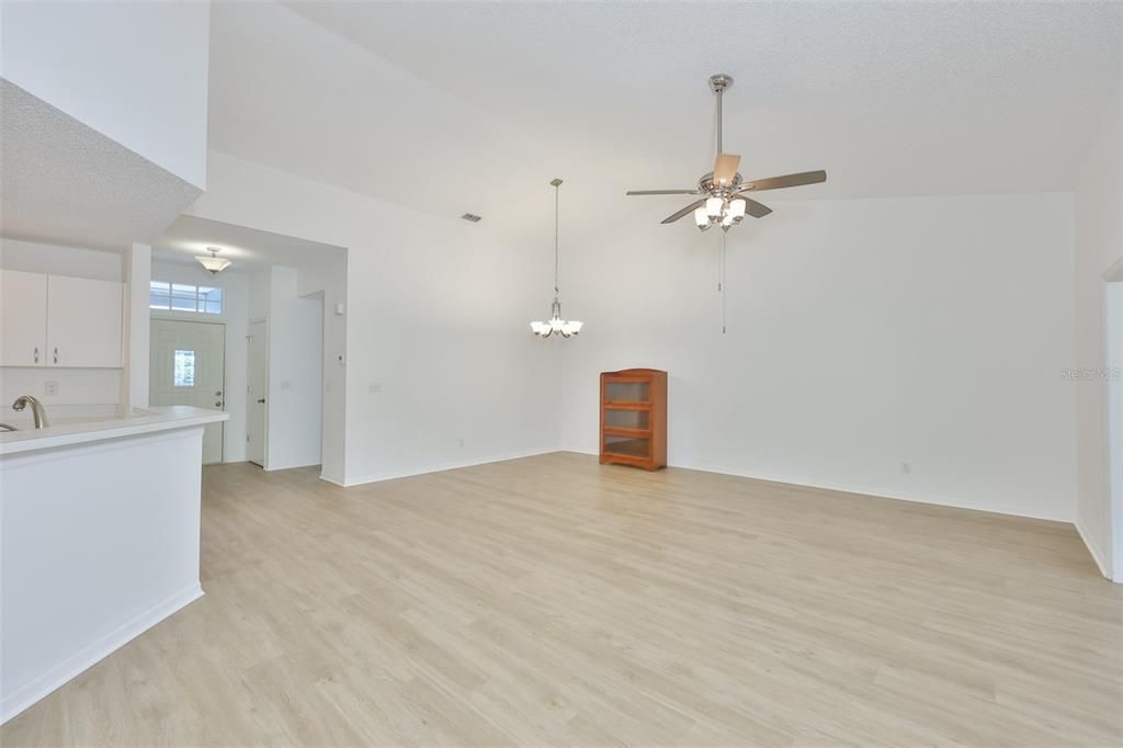 En Venta: $213,000 (2 camas, 2 baños, 1590 Pies cuadrados)
