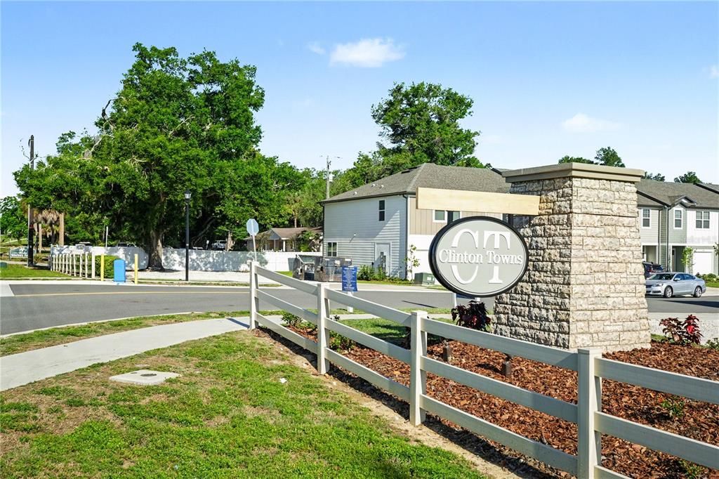 For Rent: $1,369 (3 beds, 2 baths, 1386 Square Feet)