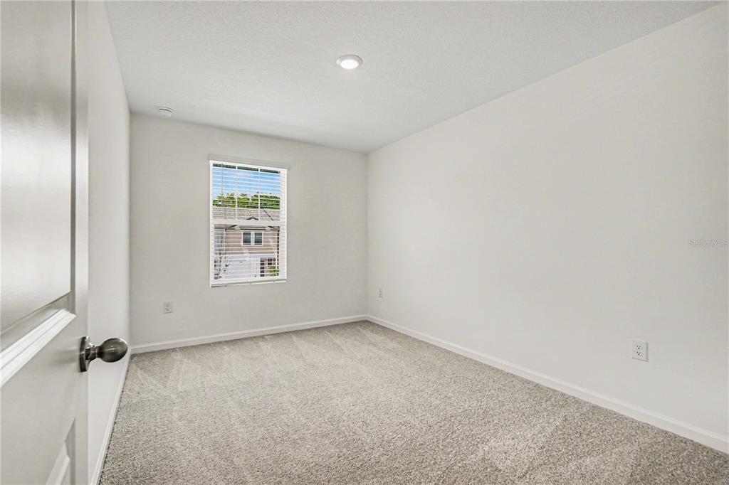 For Rent: $1,369 (3 beds, 2 baths, 1386 Square Feet)