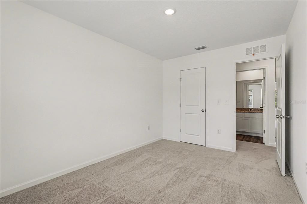 For Rent: $1,369 (3 beds, 2 baths, 1386 Square Feet)