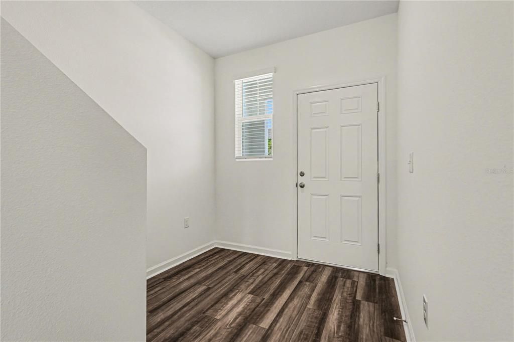 For Rent: $1,369 (3 beds, 2 baths, 1386 Square Feet)