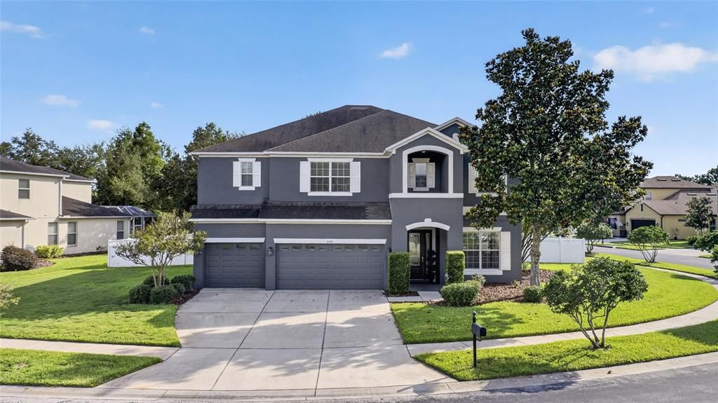 For Sale: $819,000 (5 beds, 4 baths, 3851 Square Feet)