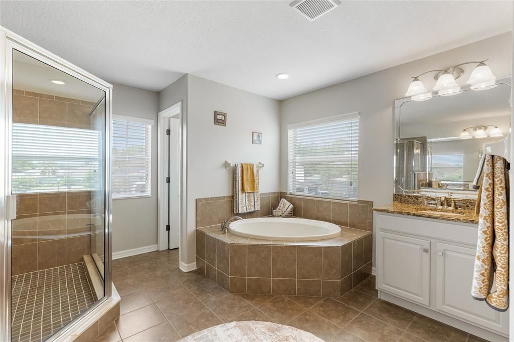 For Sale: $819,000 (5 beds, 4 baths, 3851 Square Feet)