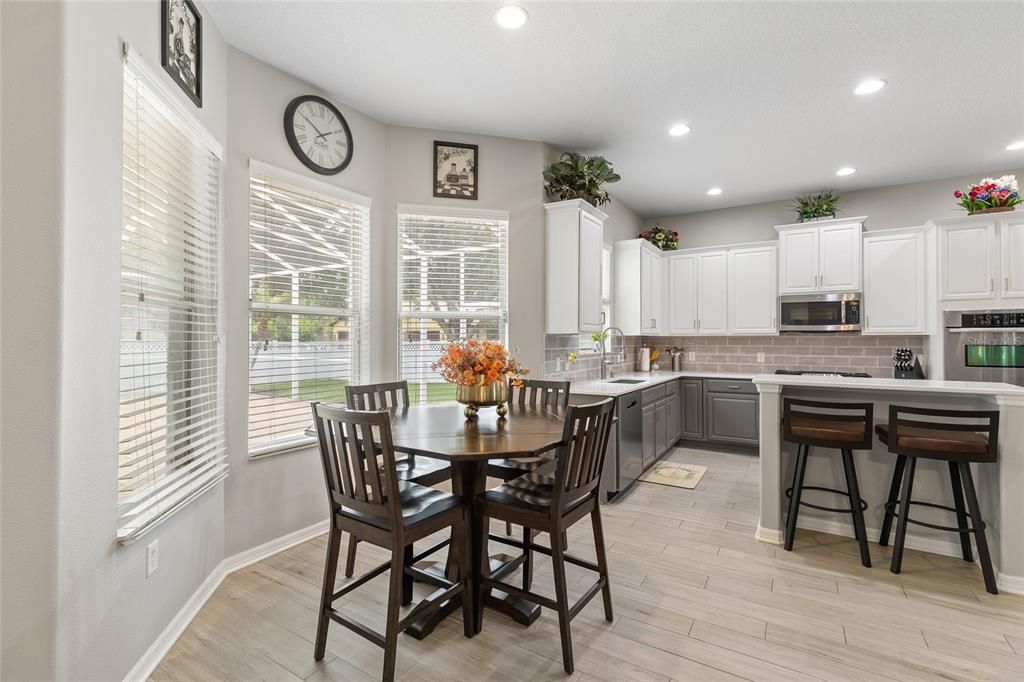 For Sale: $819,000 (5 beds, 4 baths, 3851 Square Feet)