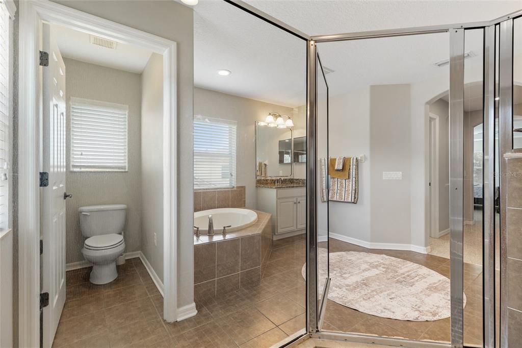 For Sale: $819,000 (5 beds, 4 baths, 3851 Square Feet)
