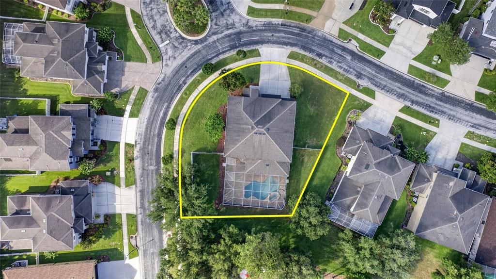 For Sale: $819,000 (5 beds, 4 baths, 3851 Square Feet)