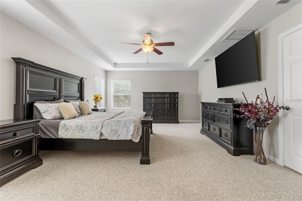 For Sale: $819,000 (5 beds, 4 baths, 3851 Square Feet)