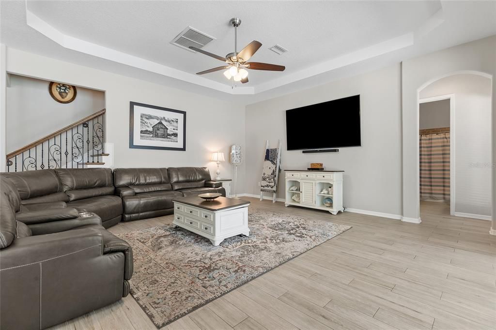 For Sale: $819,000 (5 beds, 4 baths, 3851 Square Feet)