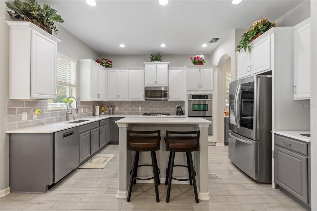 For Sale: $819,000 (5 beds, 4 baths, 3851 Square Feet)