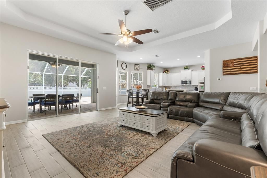 For Sale: $819,000 (5 beds, 4 baths, 3851 Square Feet)