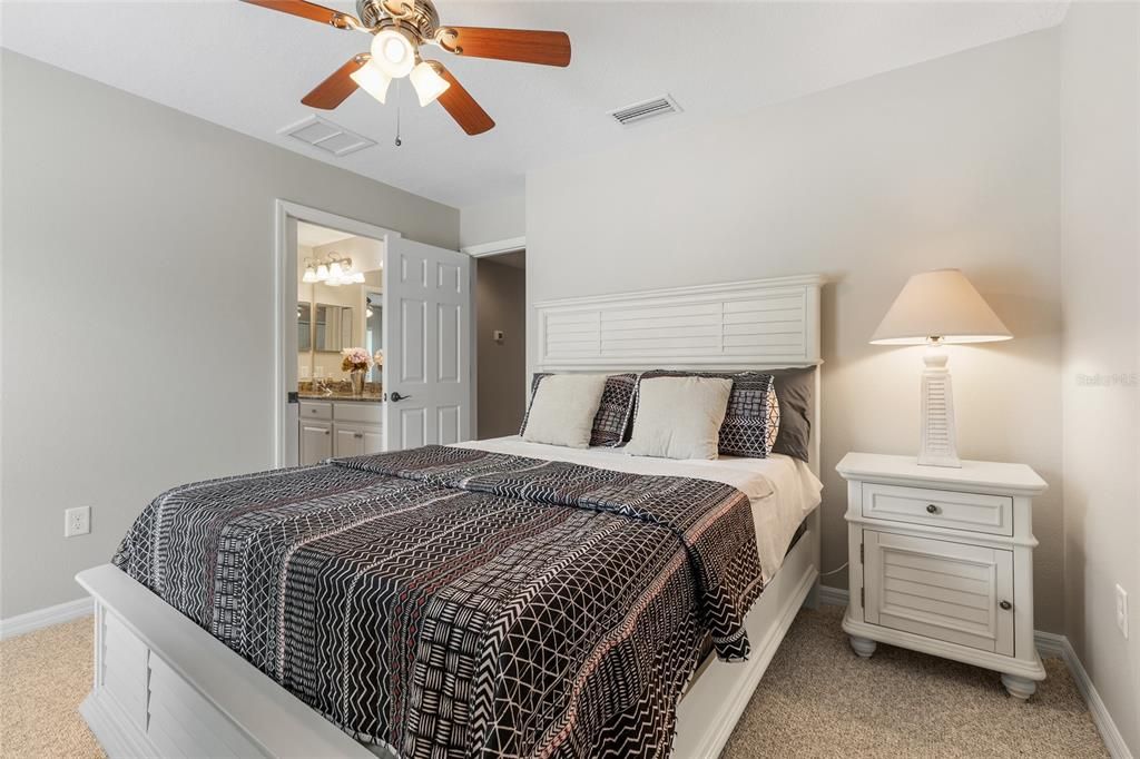 For Sale: $819,000 (5 beds, 4 baths, 3851 Square Feet)