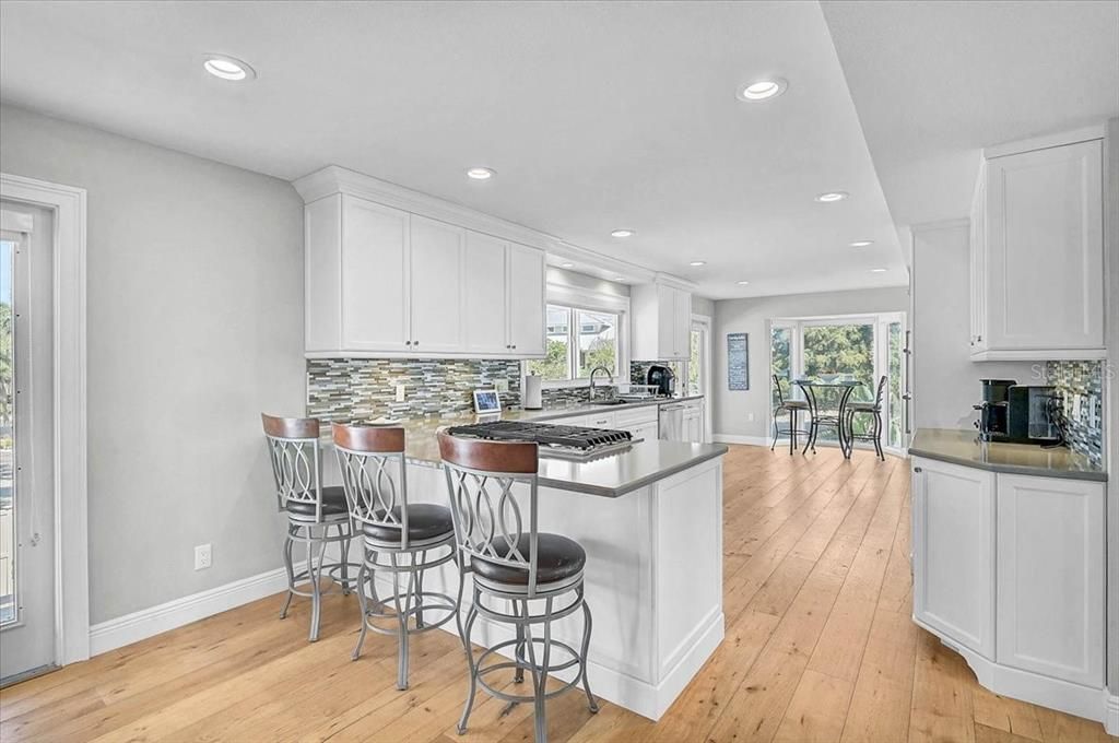 For Sale: $2,995,000 (5 beds, 4 baths, 5106 Square Feet)
