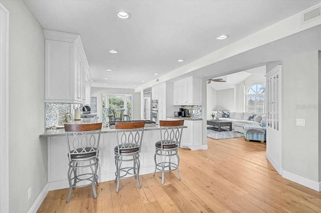 For Sale: $2,995,000 (5 beds, 4 baths, 5106 Square Feet)