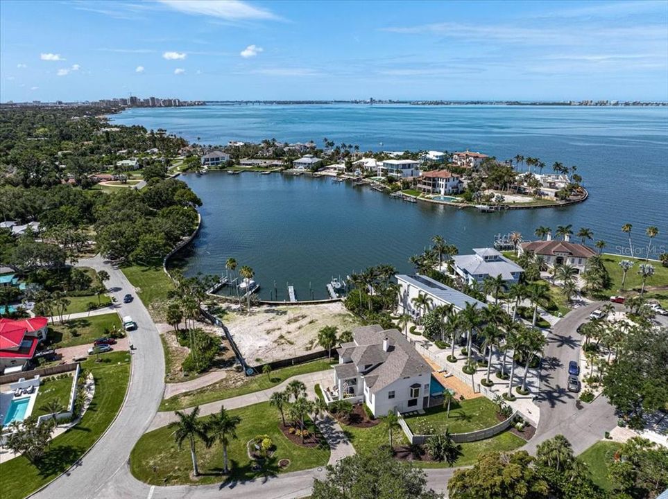 For Sale: $2,995,000 (5 beds, 4 baths, 5106 Square Feet)