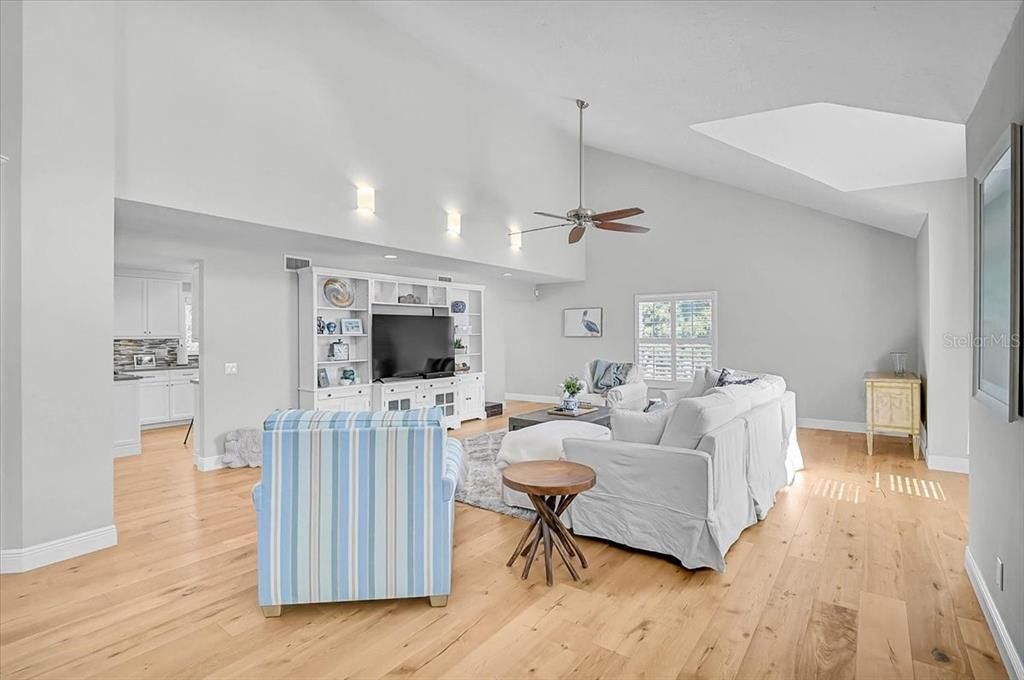For Sale: $2,995,000 (5 beds, 4 baths, 5106 Square Feet)