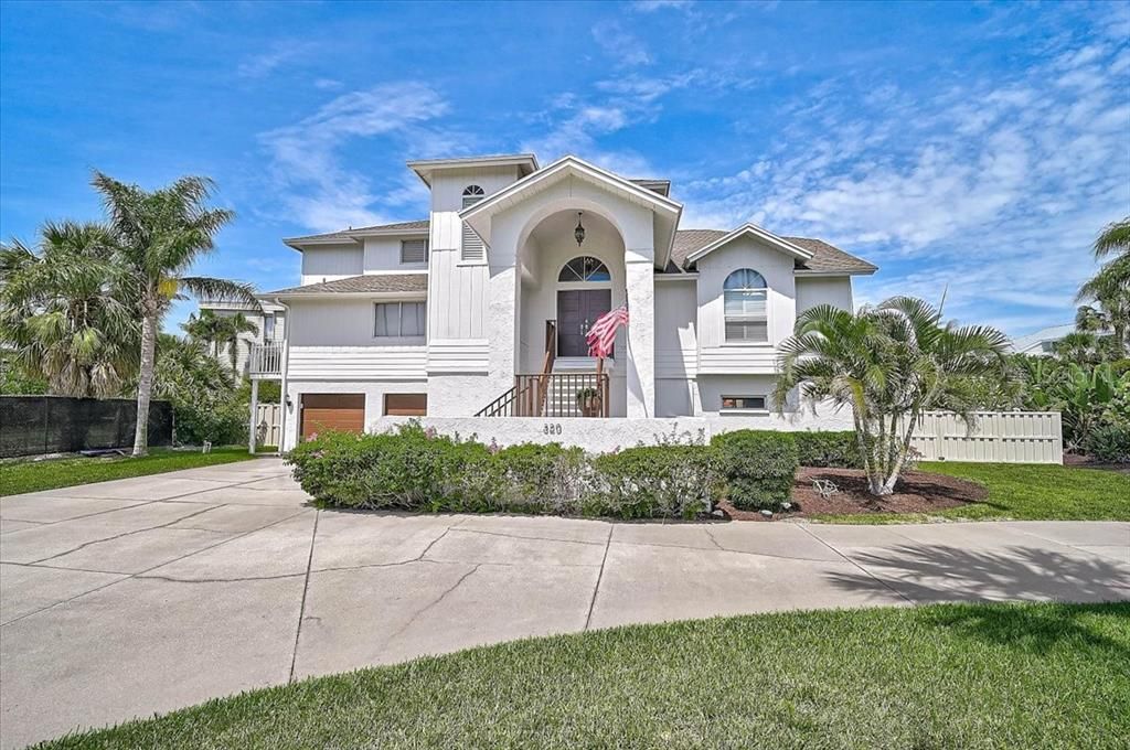For Sale: $2,995,000 (5 beds, 4 baths, 5106 Square Feet)