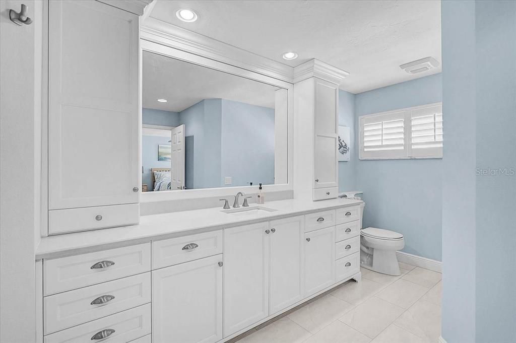 For Sale: $2,995,000 (5 beds, 4 baths, 5106 Square Feet)