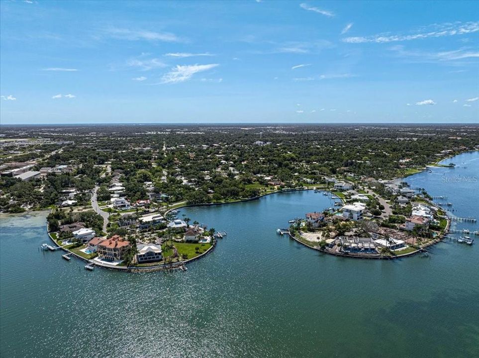 For Sale: $2,995,000 (5 beds, 4 baths, 5106 Square Feet)