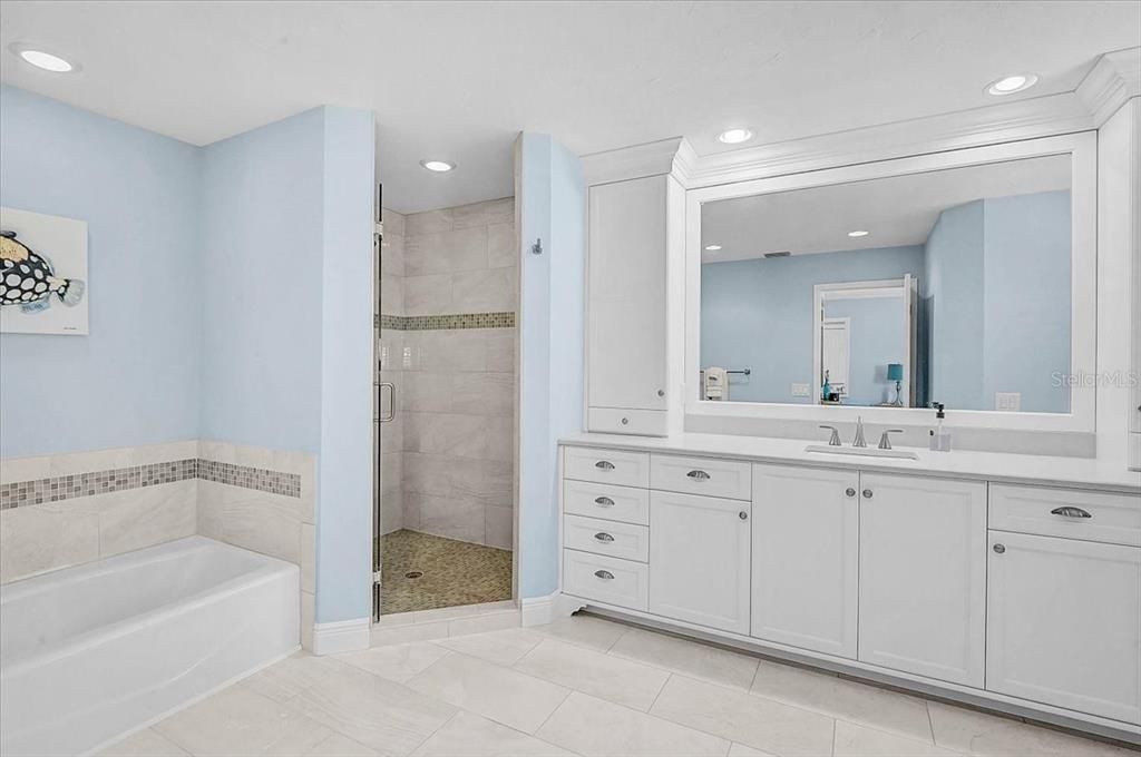 For Sale: $2,995,000 (5 beds, 4 baths, 5106 Square Feet)