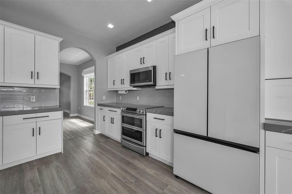 For Sale: $774,999 (5 beds, 4 baths, 3406 Square Feet)