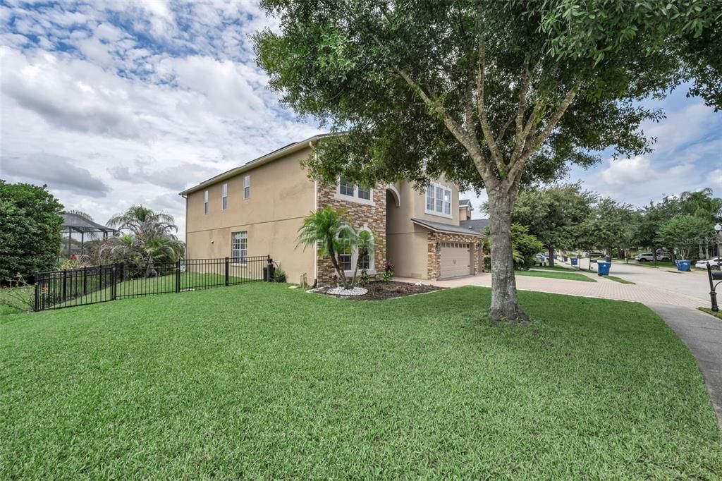 For Sale: $774,999 (5 beds, 4 baths, 3406 Square Feet)