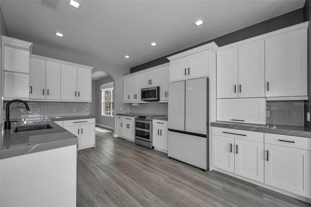 For Sale: $774,999 (5 beds, 4 baths, 3406 Square Feet)