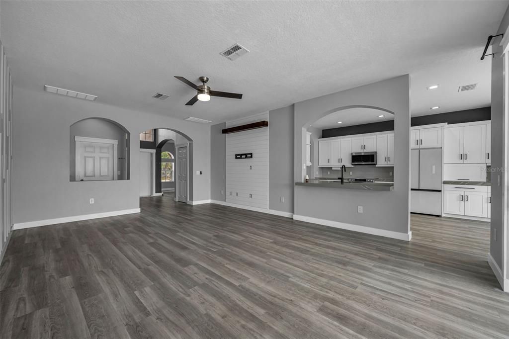 For Sale: $774,999 (5 beds, 4 baths, 3406 Square Feet)