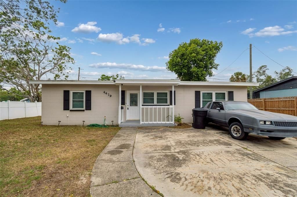 For Sale: $339,900 (4 beds, 2 baths, 1296 Square Feet)