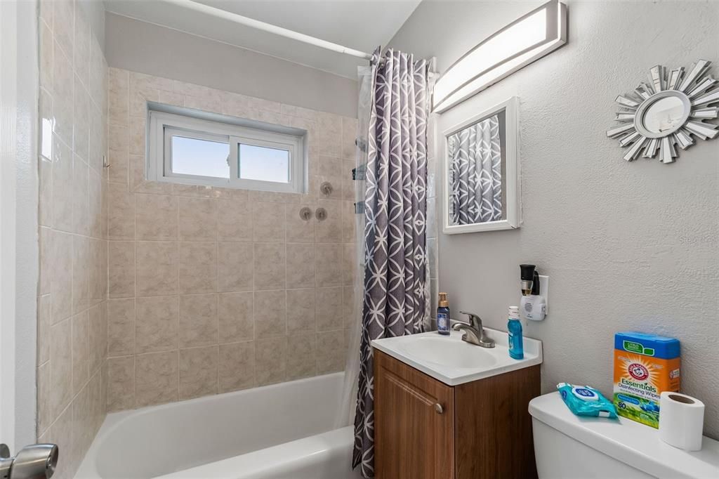 For Sale: $339,900 (4 beds, 2 baths, 1296 Square Feet)