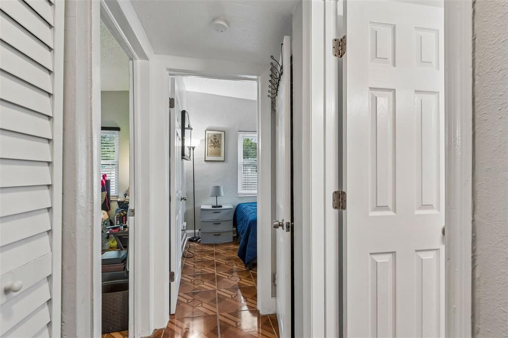 For Sale: $339,900 (4 beds, 2 baths, 1296 Square Feet)