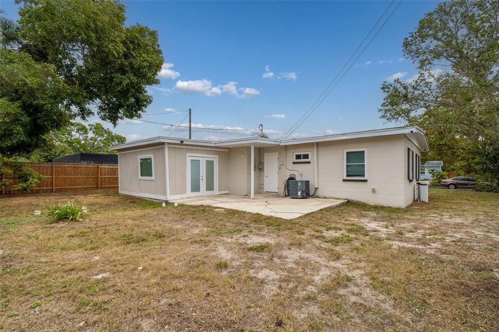 For Sale: $339,900 (4 beds, 2 baths, 1296 Square Feet)