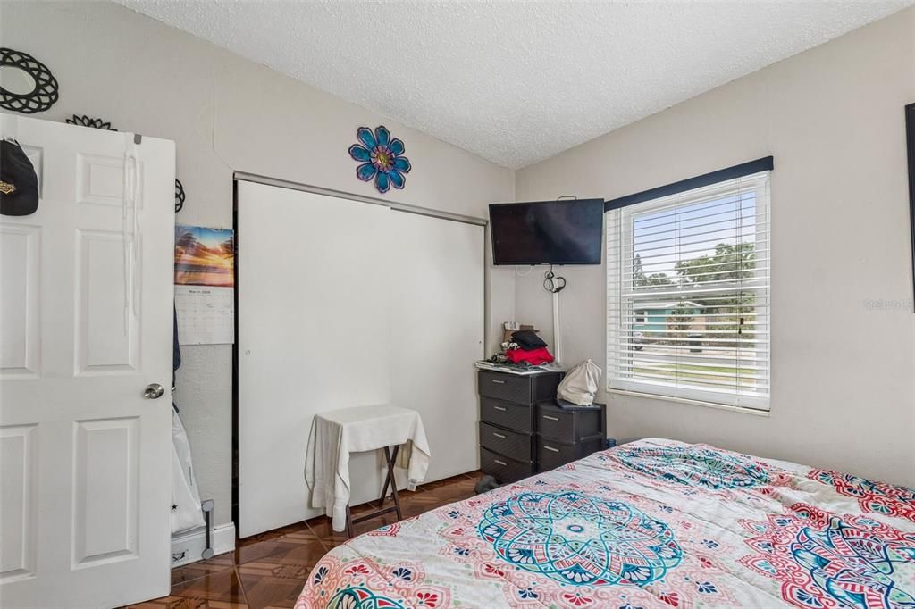 For Sale: $339,900 (4 beds, 2 baths, 1296 Square Feet)