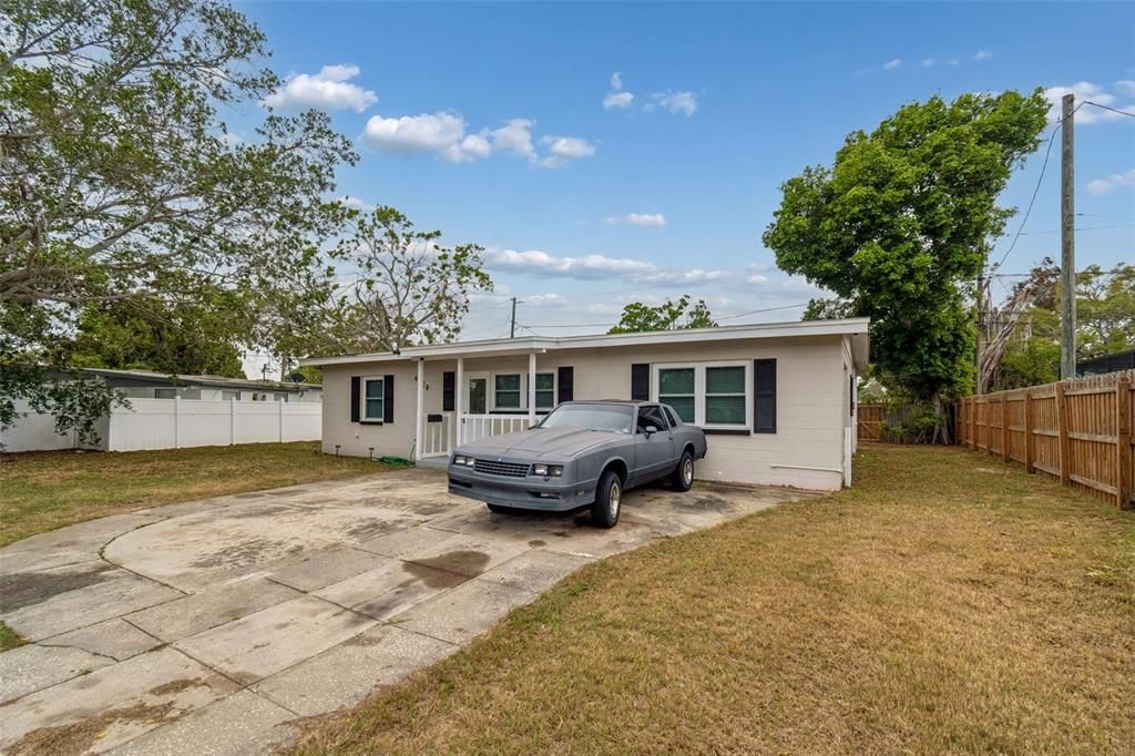 For Sale: $339,900 (4 beds, 2 baths, 1296 Square Feet)