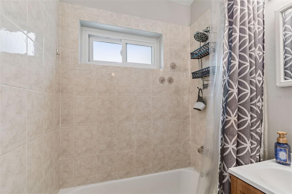 For Sale: $339,900 (4 beds, 2 baths, 1296 Square Feet)