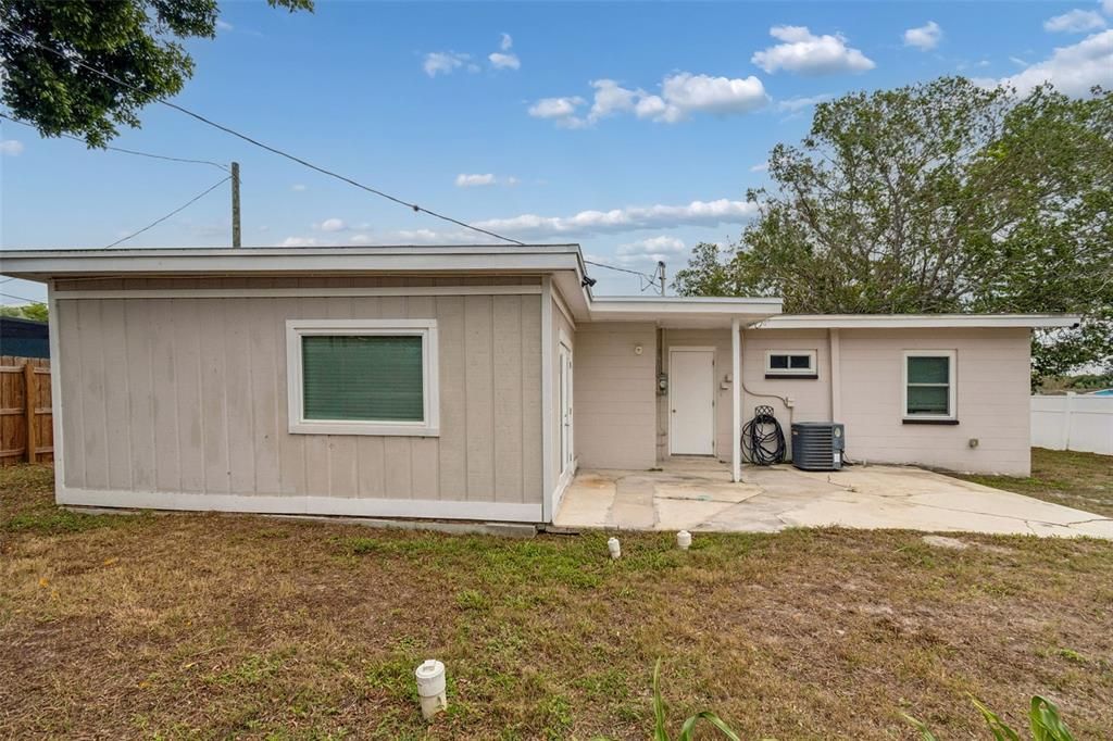 For Sale: $339,900 (4 beds, 2 baths, 1296 Square Feet)