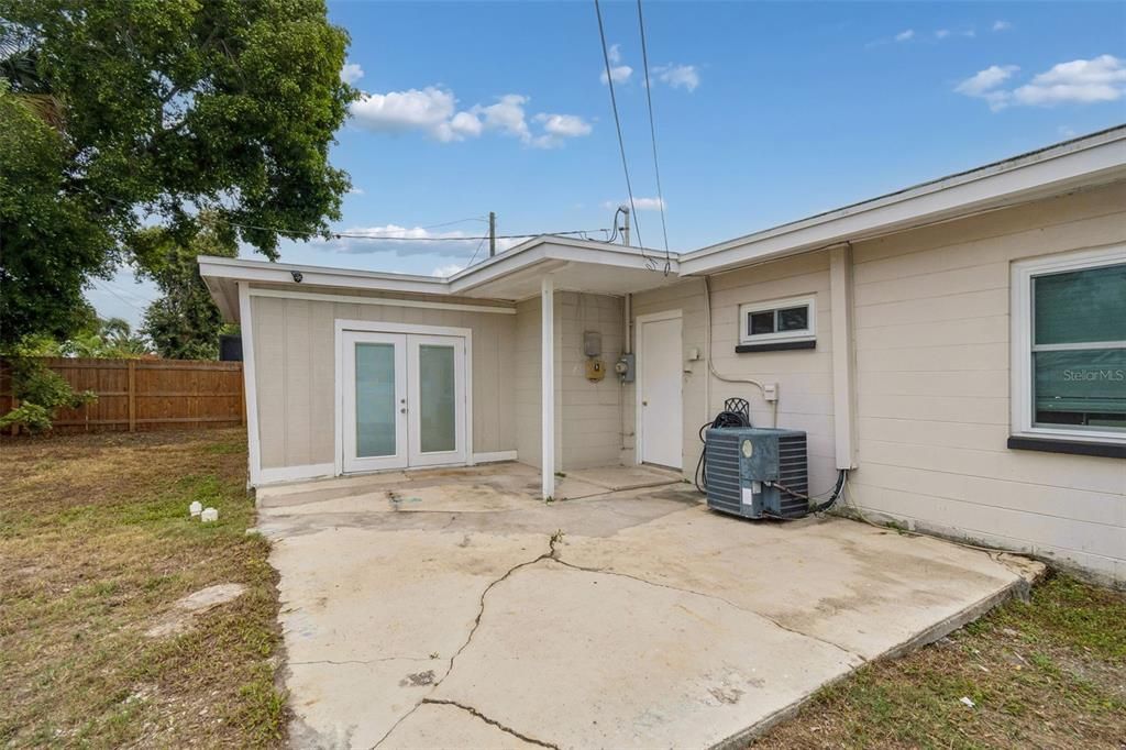 For Sale: $339,900 (4 beds, 2 baths, 1296 Square Feet)