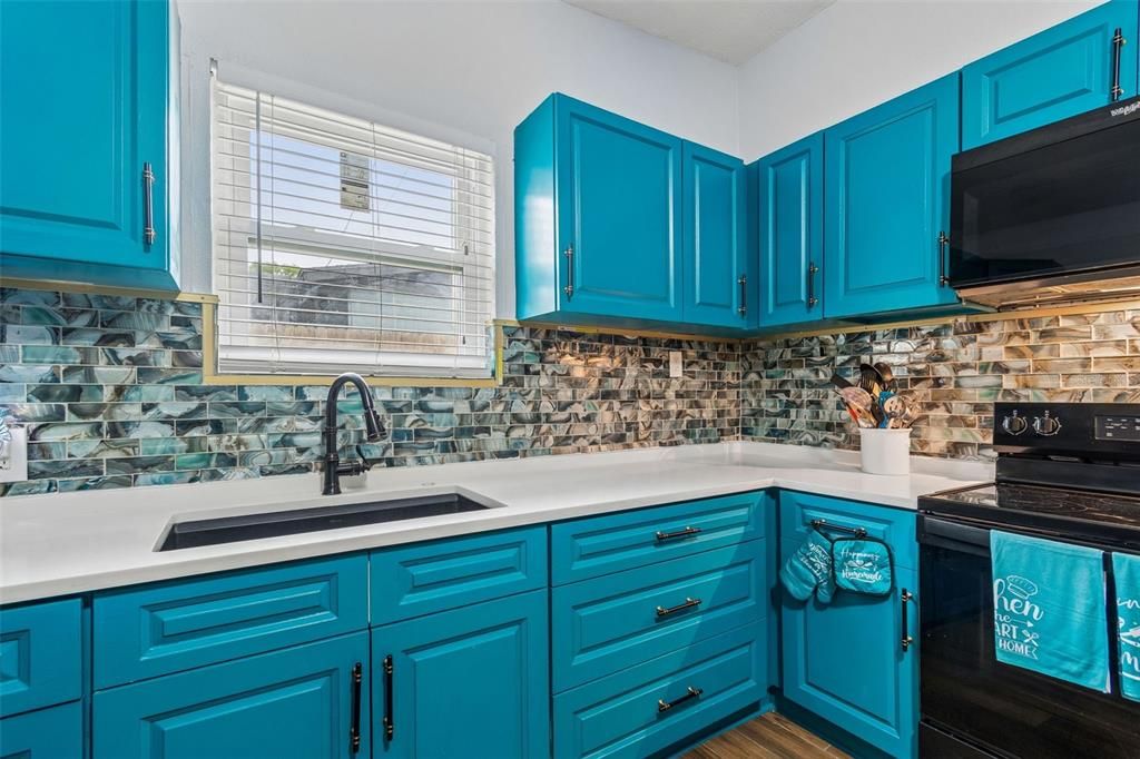 For Sale: $339,900 (4 beds, 2 baths, 1296 Square Feet)