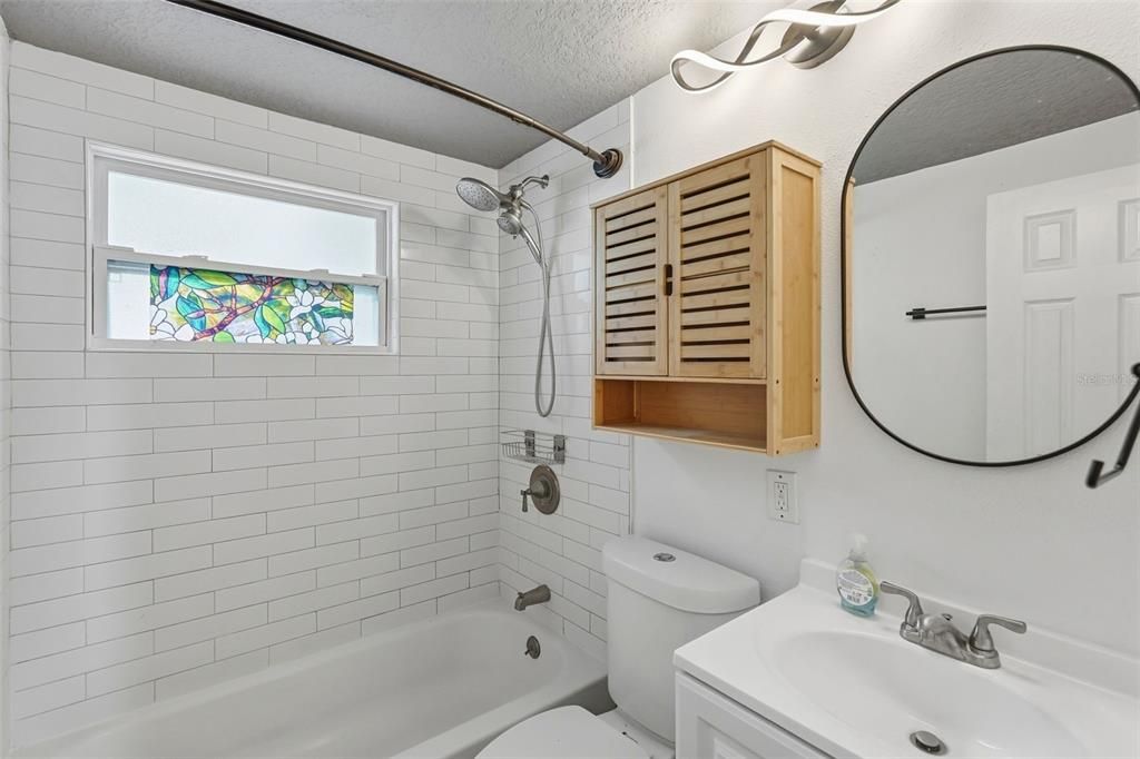 На продажу: $324,900 (3 спален, 1 ванн, 1006 Квадратных фут)