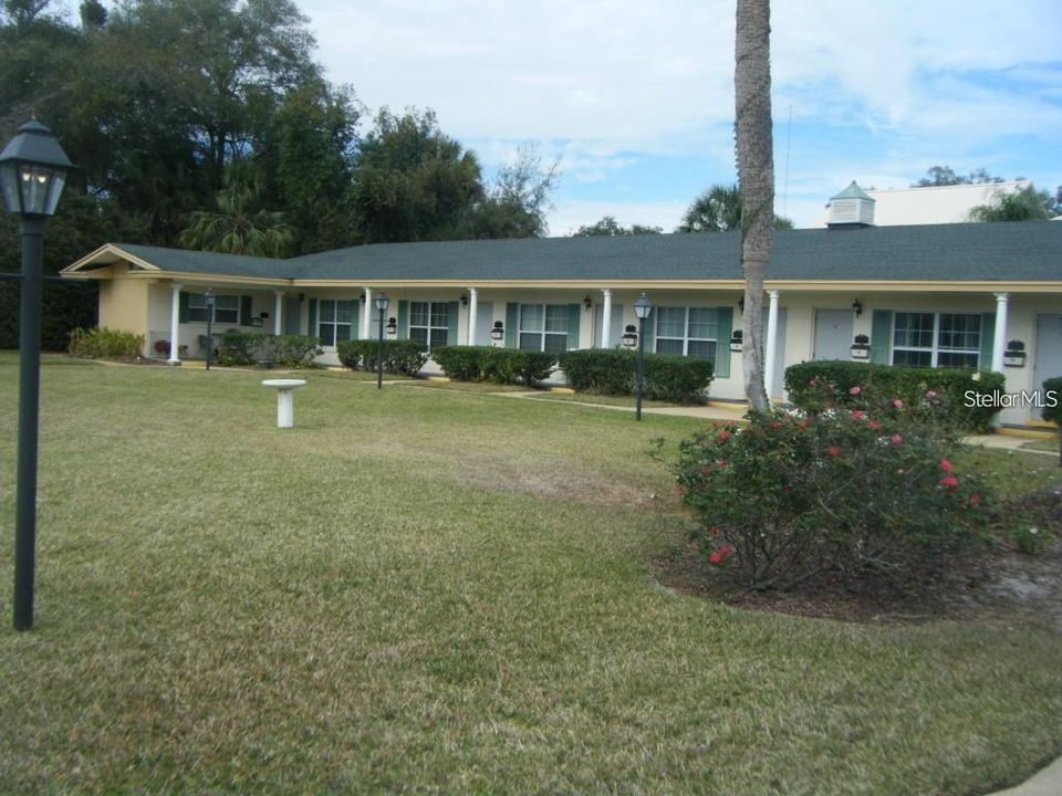 For Rent: $950 (1 beds, 1 baths, 525 Square Feet)