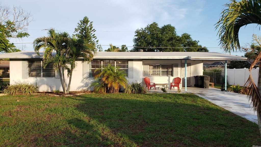 For Sale: $299,000 (2 beds, 2 baths, 1036 Square Feet)