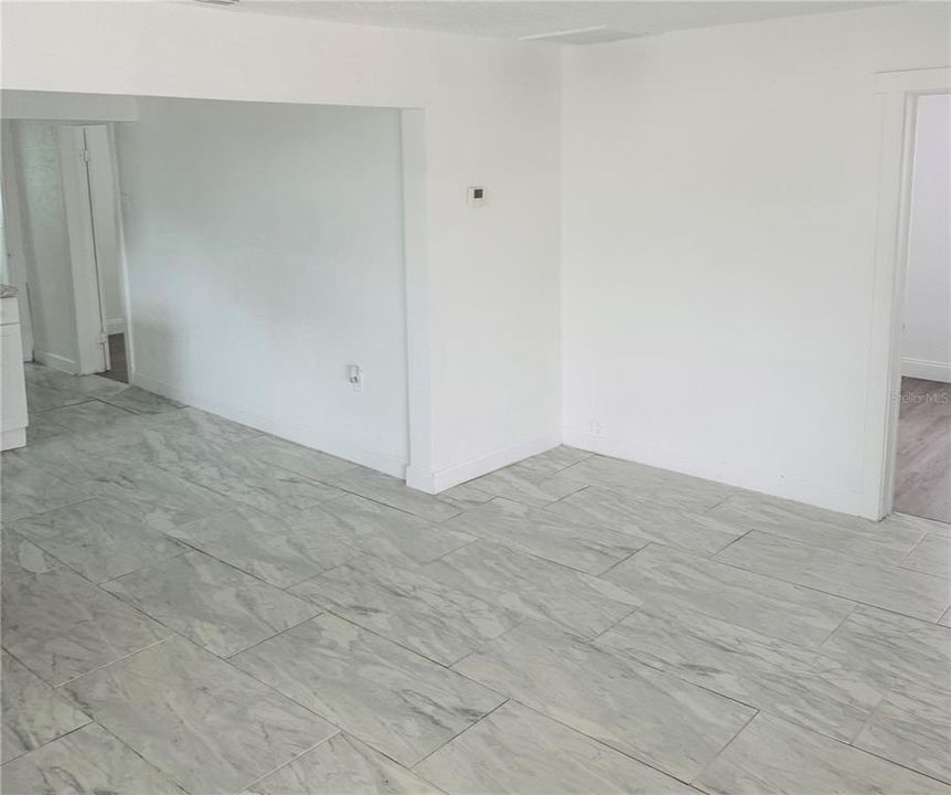 В аренду: $2,000 (3 спален, 1 ванн, 968 Квадратных фут)