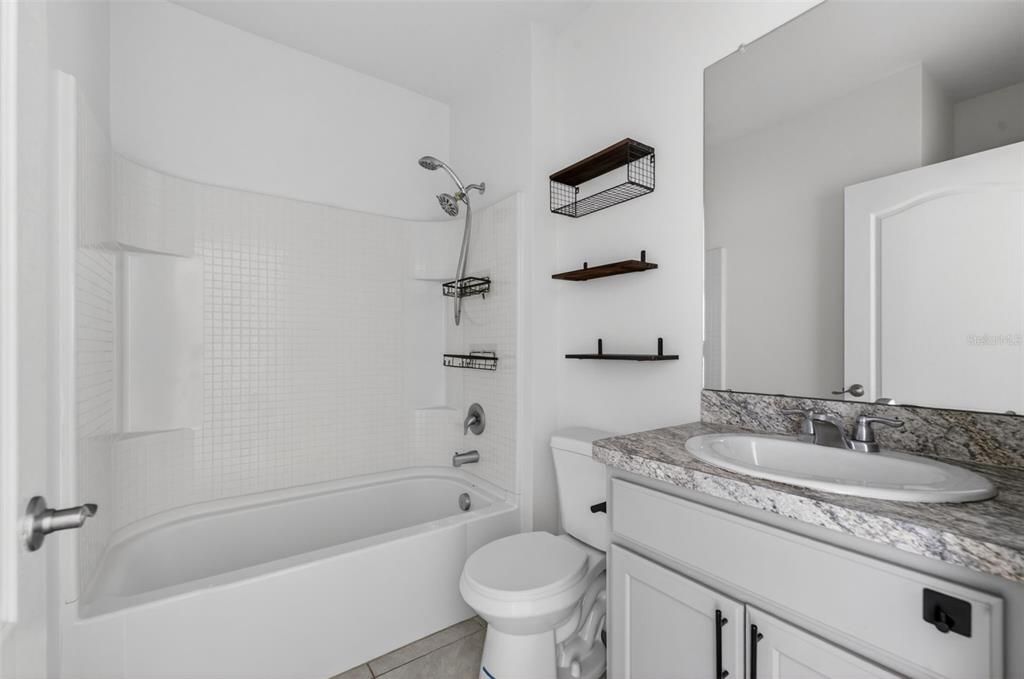 В аренду: $2,200 (3 спален, 2 ванн, 1426 Квадратных фут)