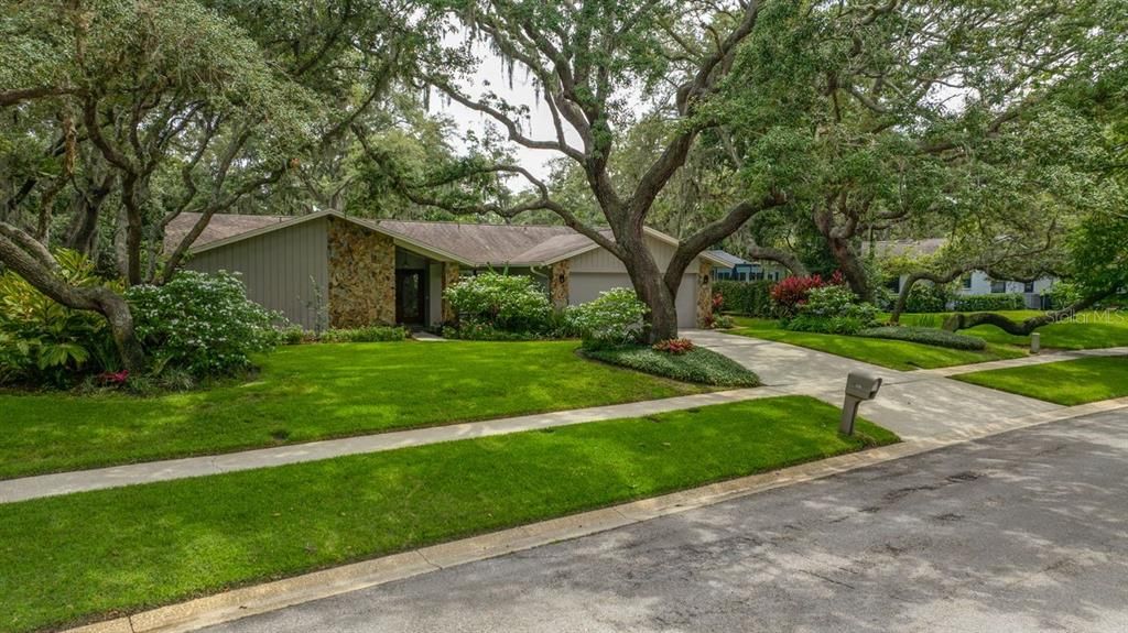 Activo con contrato: $749,900 (4 camas, 2 baños, 2246 Pies cuadrados)