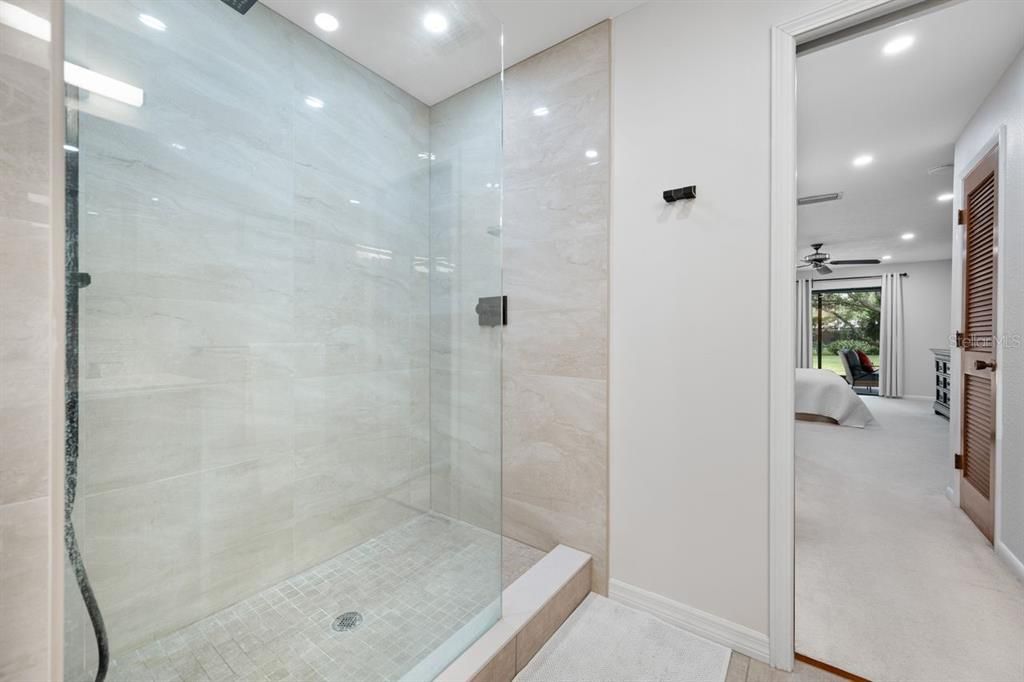 For Sale: $779,900 (4 beds, 2 baths, 2246 Square Feet)
