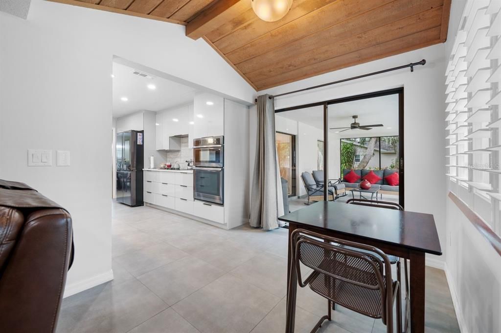 Activo con contrato: $749,900 (4 camas, 2 baños, 2246 Pies cuadrados)