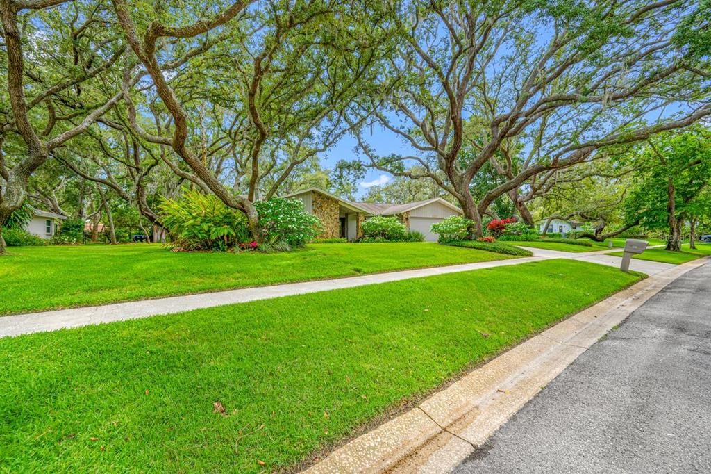 Activo con contrato: $749,900 (4 camas, 2 baños, 2246 Pies cuadrados)