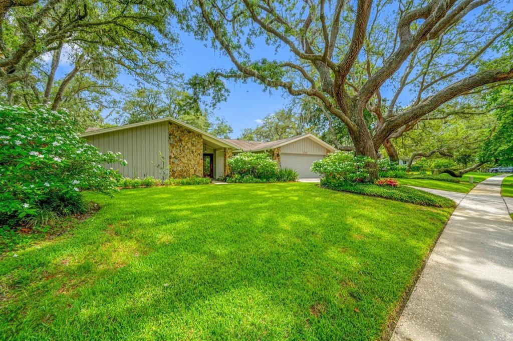 Activo con contrato: $749,900 (4 camas, 2 baños, 2246 Pies cuadrados)